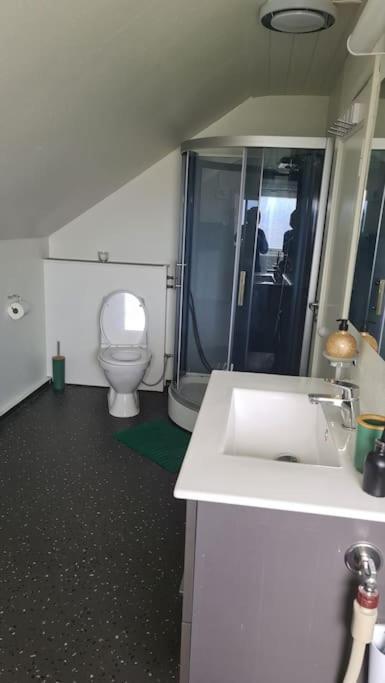 Leilighet Cosey 1 Bedroom Loft With Free Parking